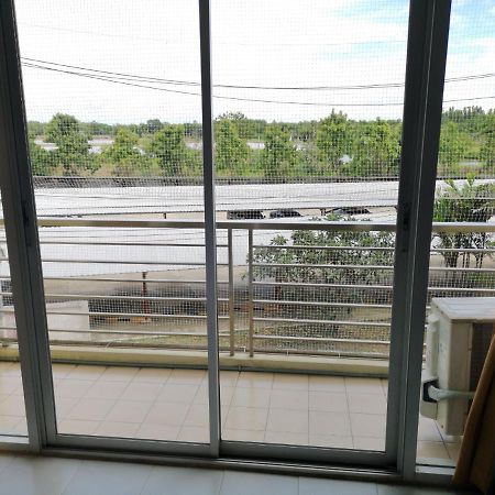 Sirapa Resident Aparthotel Chachoengsao Bagian luar foto