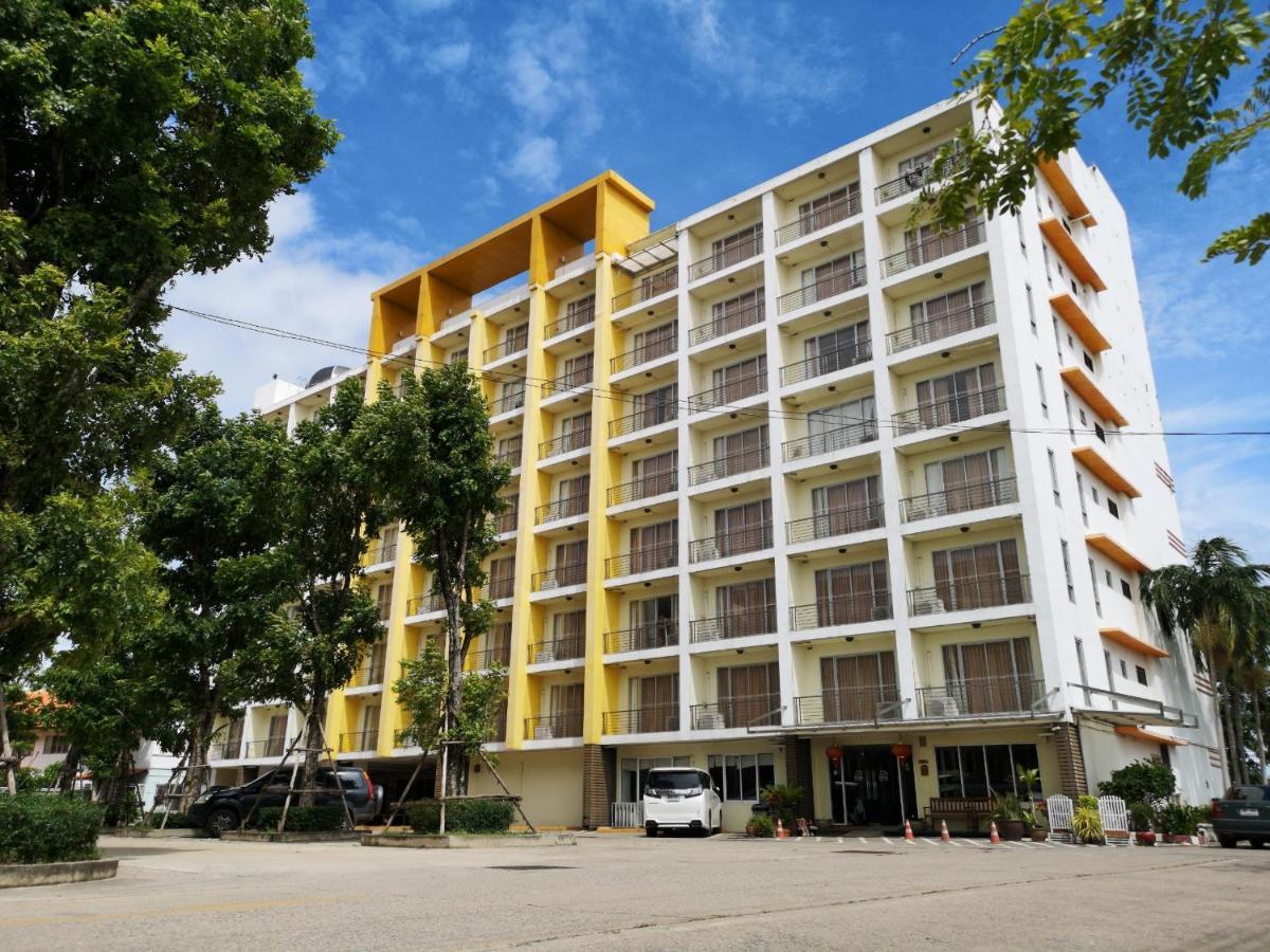 Sirapa Resident Aparthotel Chachoengsao Bagian luar foto