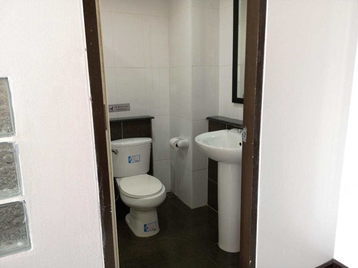 Sirapa Resident Aparthotel Chachoengsao Bagian luar foto